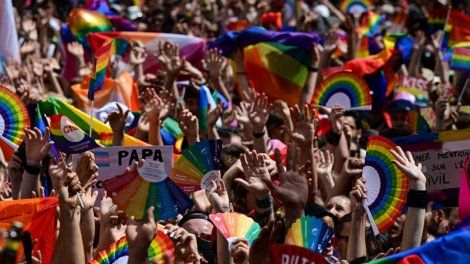 Bordeaux : deux hommes mis en examen pour des injures et des violences contre la Marche des fiertés