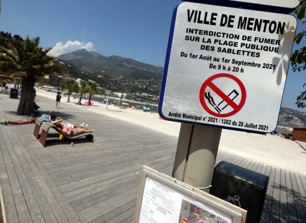 Une plage de Menton labellisée "sans tabac"