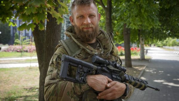 Les soldats ukrainiens de retour du front disent avoir vécu l'enfer du terre