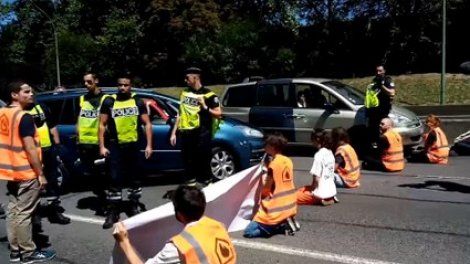 Des militants écologistes bloquent le périphérique face à «l’urgence d’agir»