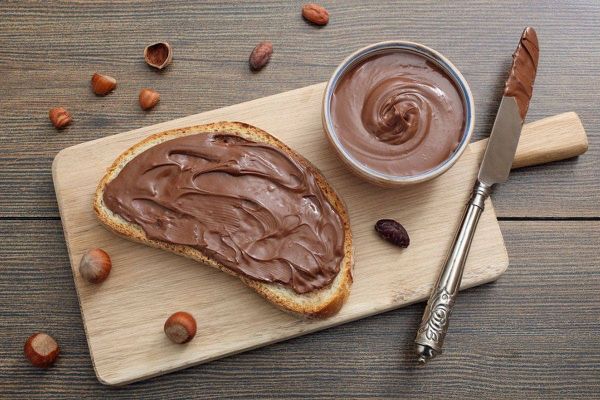 Gastronomie Italienne. Le Nutella (Pâte à tartiner maison)