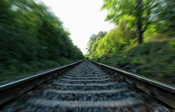 Rhône : Un homme entre la vie et la mort après avoir été écrasé par un train