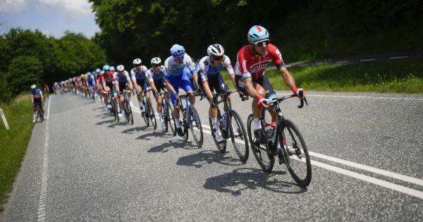 Tour de France. En direct : le maillot à pois Nielsen s'échappe en solitaire