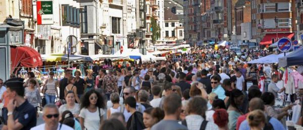 Le moral des ménages en France a poursuivi en juin sa baisse pour le sixième mois consécutif, les ménages affichant leur pessimisme sur leur situation financière et l'évolution du niveau de vie