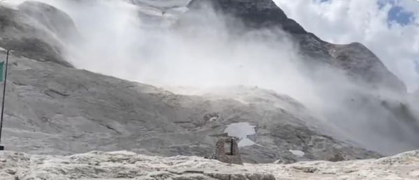 Un glacier s'est effondré dans les Alpes italiennes, faisant au moins cinq morts et huit blessés selon un premier bilan rapporté par les médias italiens - VIDEO