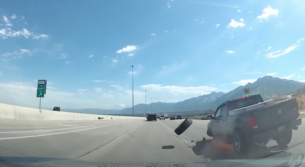 VIDEO – Il perd son pneu en plein milieu d'un trajet sur l’autoroute !