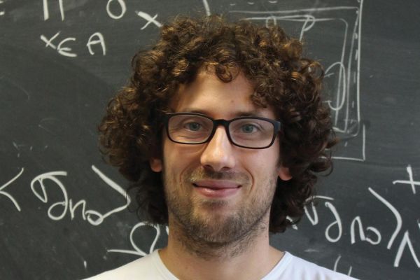 La médaille Fields pour Hugo Duminil-Copin, mathématicien probabiliste de 36 ans et « percolateur » universel
