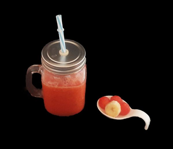 Smoothie pastèque banane. Une recette de boisson healthy au mixer