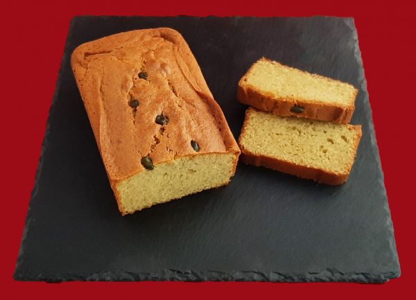 Cake à la pistache. Recette de gâteau sucré original pour le goûter