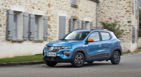 Location de voitures électriques : la demande explose cet été !