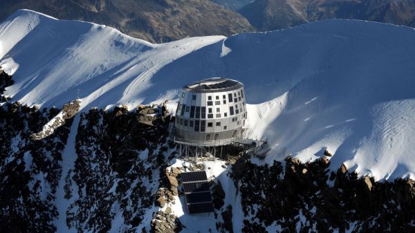 Fermeture des refuges sur la voie normale du Mont-Blanc : le maire de Saint-Gervais "a totalement raison" selon le président de la compagnie des guides