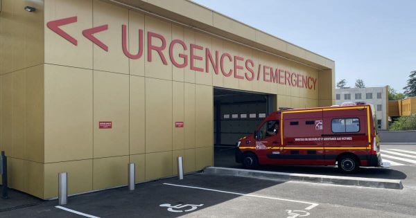 Haute-Savoie. Il chute de 15 mètres dans le Veyrier, après avoir assisté à la Fête du lac