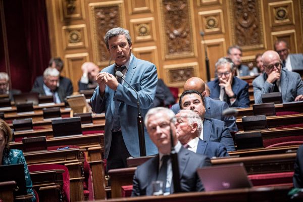 Relèvement des tarifs d'EDF : des sénateurs socialistes saisissent le Conseil constitutionnel