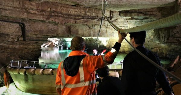 Bèze. Les visites en barques des grottes suspendues à cause de la sécheresse