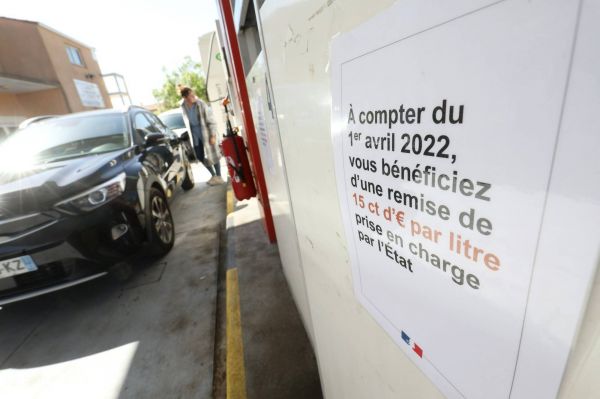 Les prix des carburants poursuivent leur reflux en France