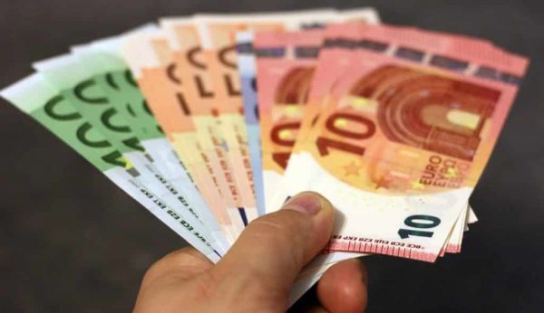 UK : une banque importante demande de ramener des justificatifs et expliquer les raisons de tout retrait d’argent