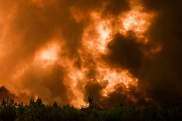 Incendie en Gironde : 6 800 hectares brûlés, Elisabeth Borne et Gérald Darmanin attendus sur place en fin de matinée