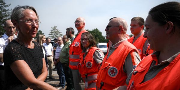 Incendies en Gironde : ce qu'il faut retenir de la venue d'Élisabeth Borne