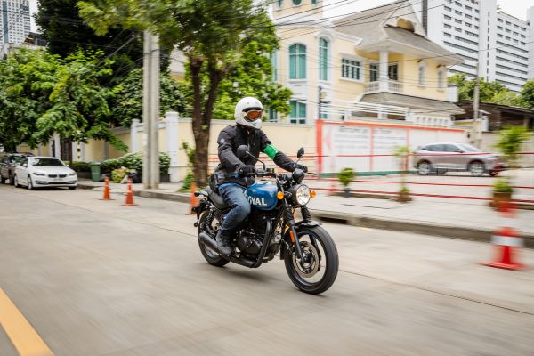 Essai Royal Enfield Hunter 350 : notre avis au guidon du roadster néo-rétro