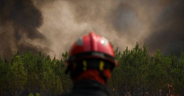 Début d'accalmie sur le front des incendies, fin de canicule et pluie en vue