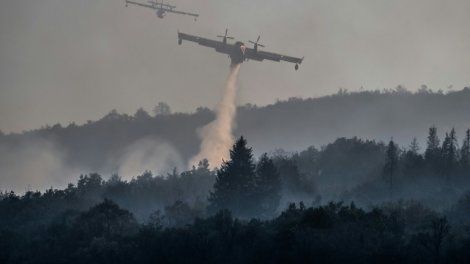 Début d'accalmie sur le front des incendies, fin de canicule et pluie en vue