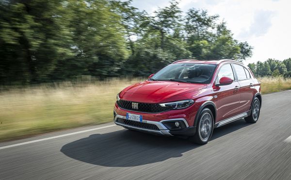 Notre essai mesuré de la Fiat Tipo Cross Hybrid : vraiment toujours aussi attractive ?