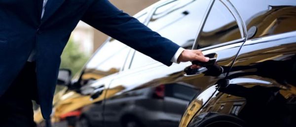 Une femme violée la nuit dernière, dans le Marais à Paris, par un chauffeur de VTC qui la raccompagnait chez elle : "Elle a été contrainte de lui pratiquer une fellation ainsi qu'une [...]