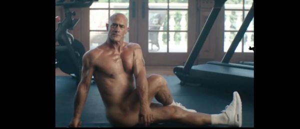 Après avoir mis nu l'acteur Christopher Meloni et fait polémique dans "Sex and the City", la plus grande plateforme de fitness au monde, annonce des centaines de suppressions d'emplois - Regardez
