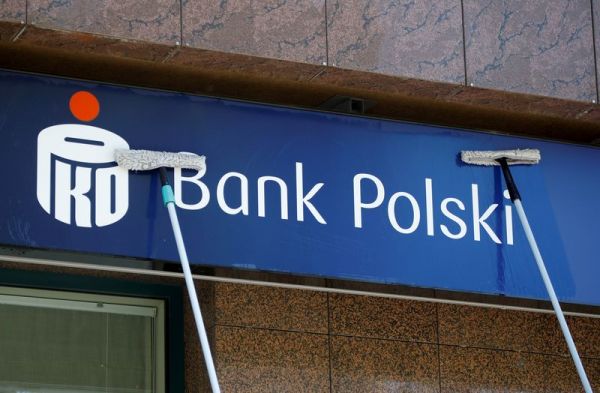 Le bénéfice net du deuxième trimestre de la société polonaise PKO BP devrait atteindre 335 millions de zlotys - sondage Reuters
