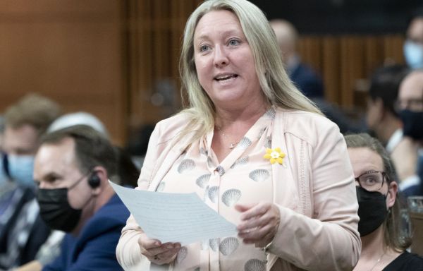 Ottawa maintient le flou autour de l'exemption au bilinguisme pour des Autochtones