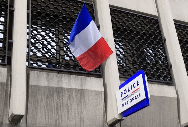 Attaque du commissariat de Vitry-sur-Seine : trois hommes en garde à vue