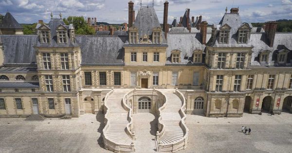 Au château de Fontainebleau, la spectaculaire métamorphose de l’escalier en fer à cheval