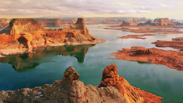 Aux États-Unis, deux touristes Français meurent après le crash de leur avion dans le lac Powell