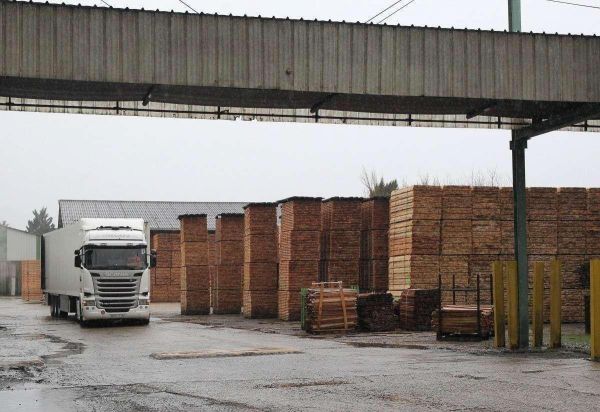 Pyrénées : abandon de la scierie industrielle de Lannemezan, « une demi-victoire » pour le collectif Touche pas à ma forêt