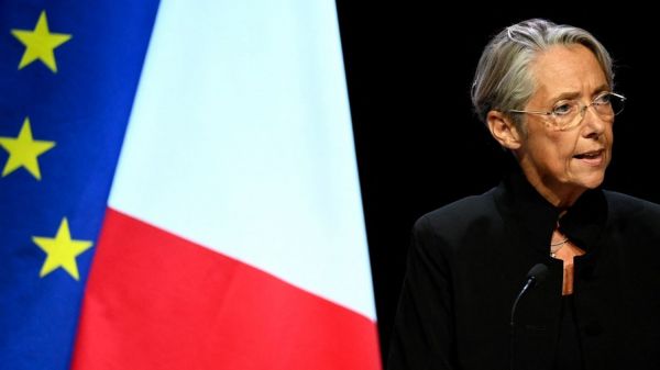 Transition écologique : Elisabeth Borne annonce la création d'un "fonds vert" de 1,5 milliard d'euros pour les collectivités