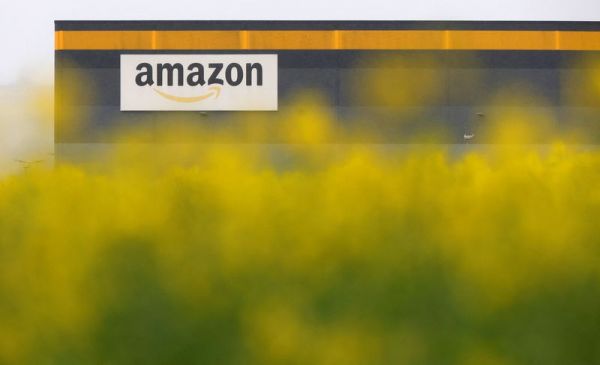 Le personnel de l'entrepôt britannique d'Amazon "prêt à faire grève" pour des raisons salariales, selon le syndicat