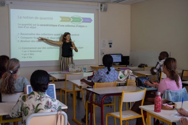 Les conditions d'embauche des enseignants contractuels créent des tensions chez les titulaires