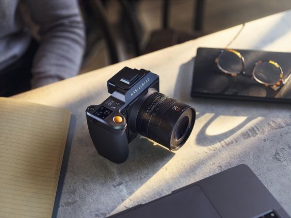 Hasselblad X2D 100C : un nouvel hybride moyen format minimaliste au capteur stabilisé de 100 Mpx