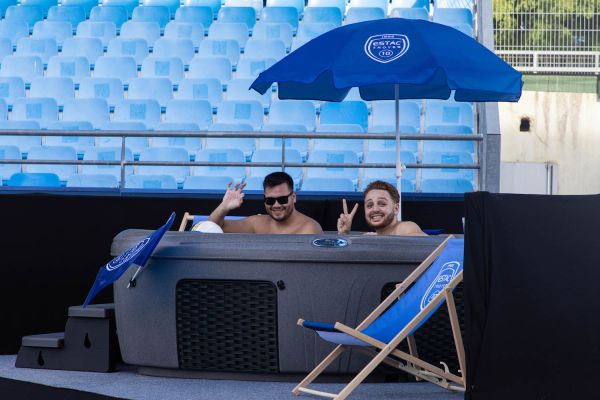 « Nous étions loin d'imaginer le buzz que cela a généré ». Entretien « jacuzzi » avec l’ESTAC