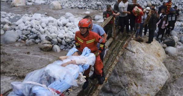 Catastrophe. Un Chinois retrouvé par « miracle » 17 jours après un séisme