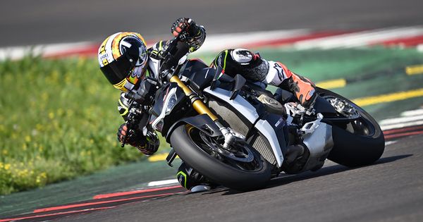 Ducati Streetfighter V4 SP (2022) - modèle photo super rapide