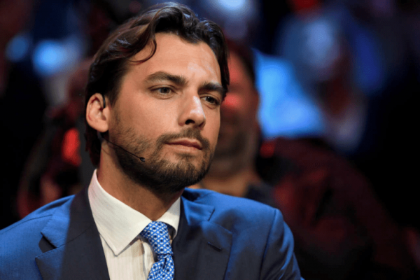 Le député hollandais Thierry Baudet  fait trembler le gouvernement qui prend la fuite