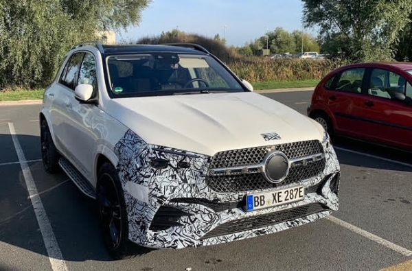 Le futur Mercedes GLE restylé débusqué par un lecteur