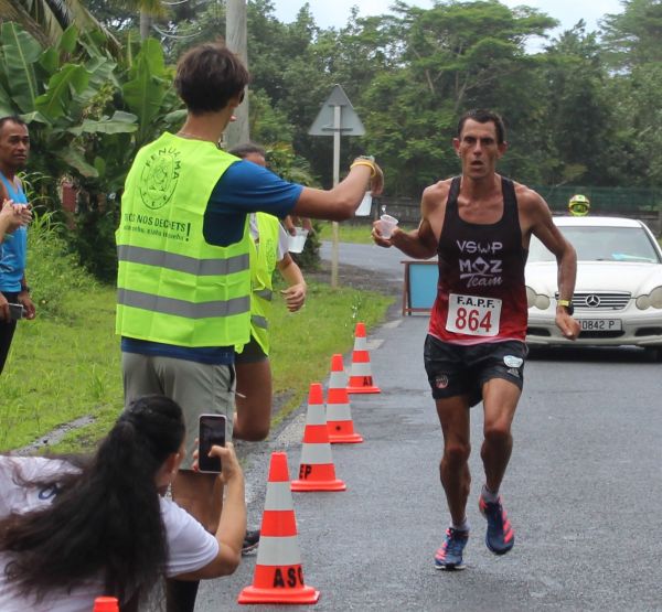 Damien Troquenet sacré champion de Polynésie du semi-marathon