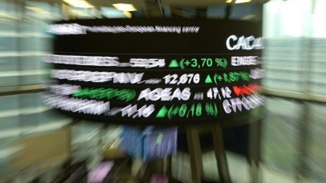 La Bourse de Paris ne parvient pas à rebondir de son plus bas en un an et demi