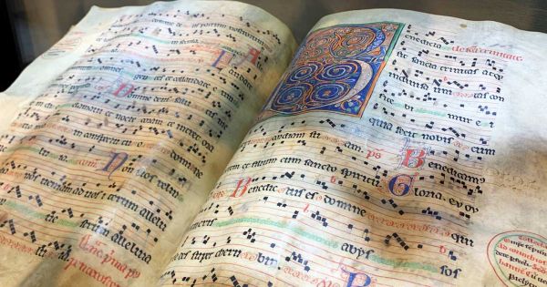 Lettres d’artistes, manuscrits, reliures d’art : les trésors du Salon des Livres rares 2022 à Paris