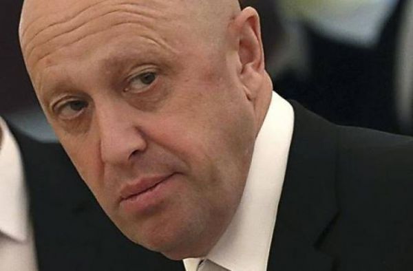 Qui est Evgueni Prigojine, le "cuisinier" de Vladimir Poutine et fondateur du groupe paramilitaire controversé Wagner?