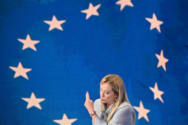 « Giorgia Meloni n'incarne pas le retour du fascisme, mais l'apparition d'une nouvelle formule politique »