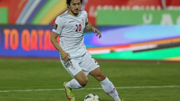 Football : des joueurs de la sélection iranienne affichent leur soutien au mouvement de protestation dans le pays