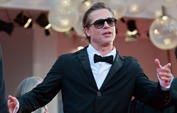 Après son divorce, Emily Ratajkowski semble avoir trouvé une oreille attentive auprès de Brad Pitt